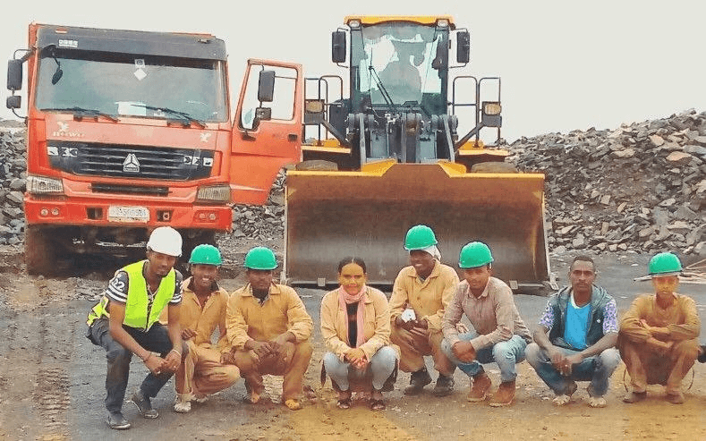 Heavy Equipment Operators & Field Support Crew